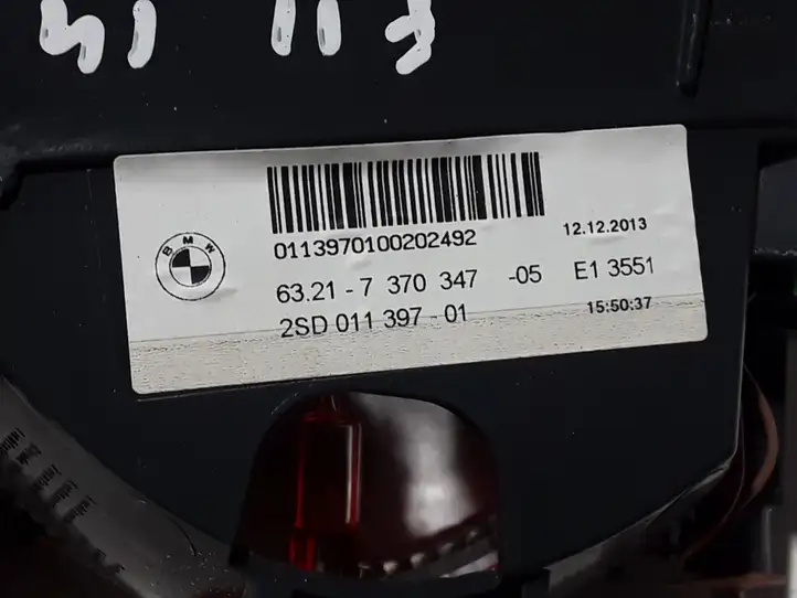 BMW 5 F10 F11 (2009 - 2016) Задний фонарь в крышке багажника — фото 3
