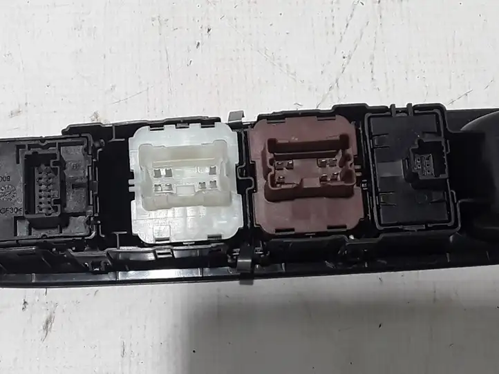 Dacia Sandero III (2016 - ) 809611146R Блок кнопок стеклоподъемников — фото 3