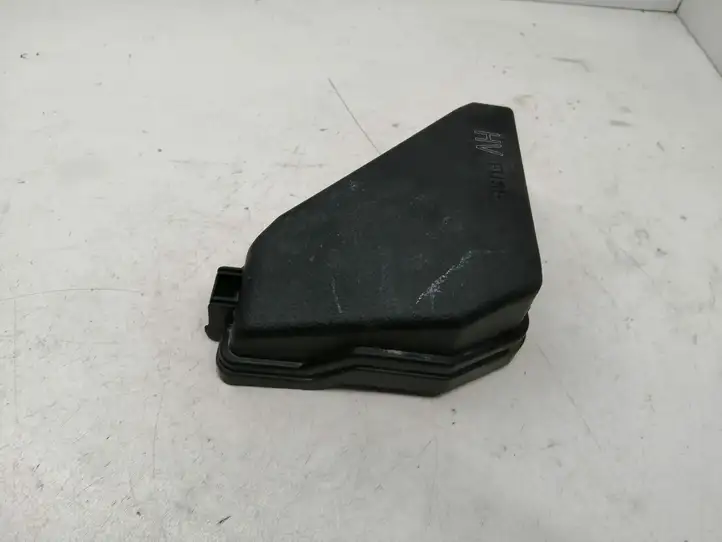 Toyota Yaris (2014 - 2019) 8266252791 Крышка ящика предохранителей — фото 2