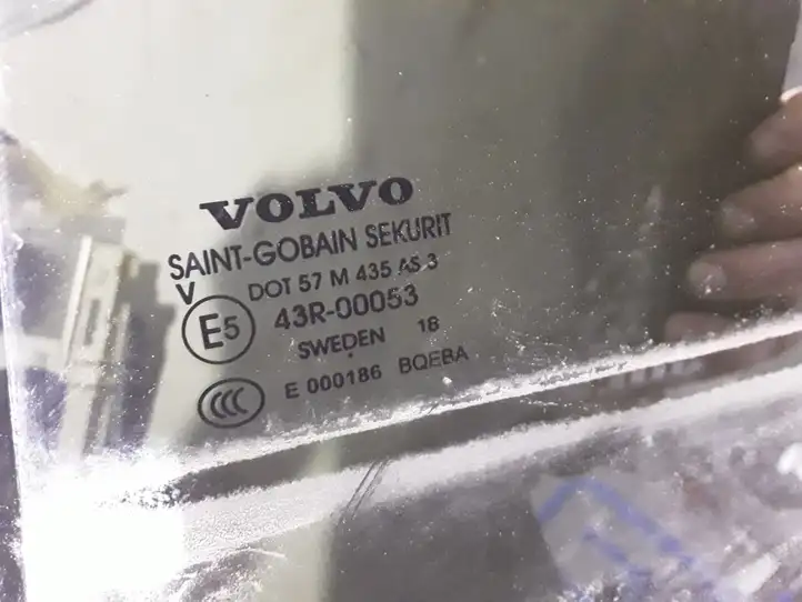 Volvo XC90 (2014 - 2019) 31371001 Стекло задней двери — фото 2