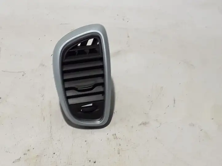 Renault Espace V (RFC) (2015 - 2019) 687612210R Боковой воздушный дефлектор — фото 1
