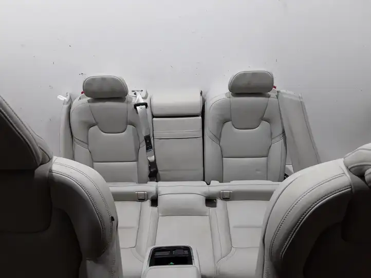 Volvo XC60 (2017 - ) Комплект салона — фото 2