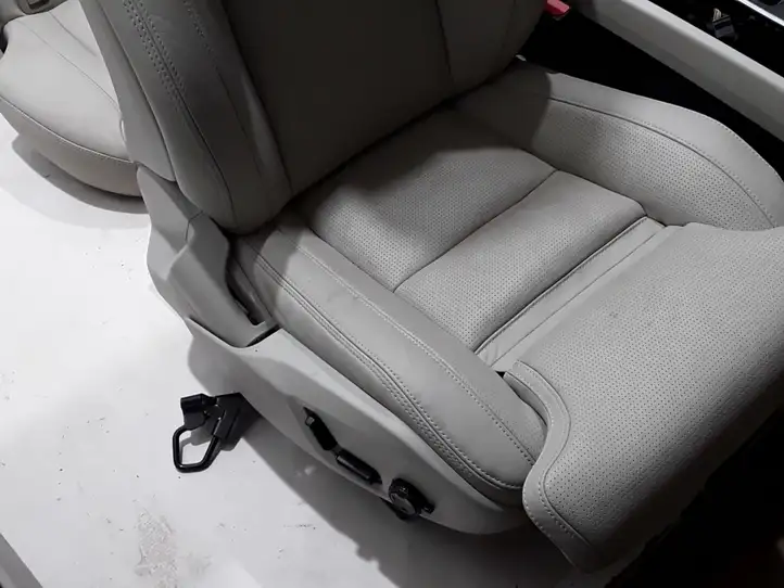 Volvo XC60 (2017 - ) Комплект салона — фото 4
