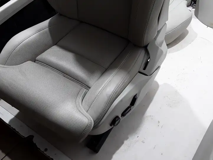 Volvo XC60 (2017 - ) Комплект салона — фото 6