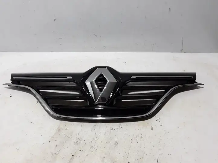Renault Megane III (2009 - 2016) 622562805R Передняя решетка — фото 1