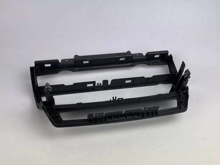 BMW X5 E70 (2006 - 2013)  7161797 Рамочка