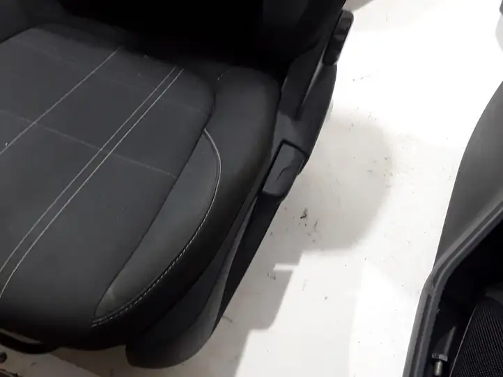 Ford Fiesta (2017 - ) Комплект салона — фото 3