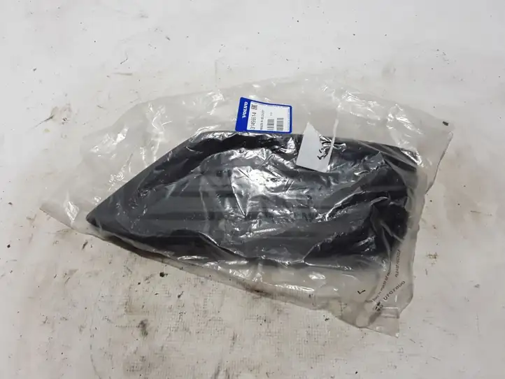 Volvo V60 (2018 - ) 31455514 Нижняя решетка переднего бампера — фото 1