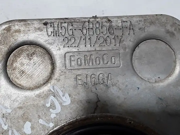 Ford Fiesta (2017 - ) CM5G6B856FA Кронштейн масляного фильтра — фото 3