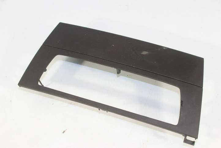 BMW 3 E90 E91 (2005 - 2012)  9118703 Рамочка