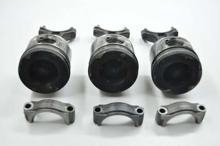 Nissan Qashqai (2006 - 2010)   Поршень (поршни)
