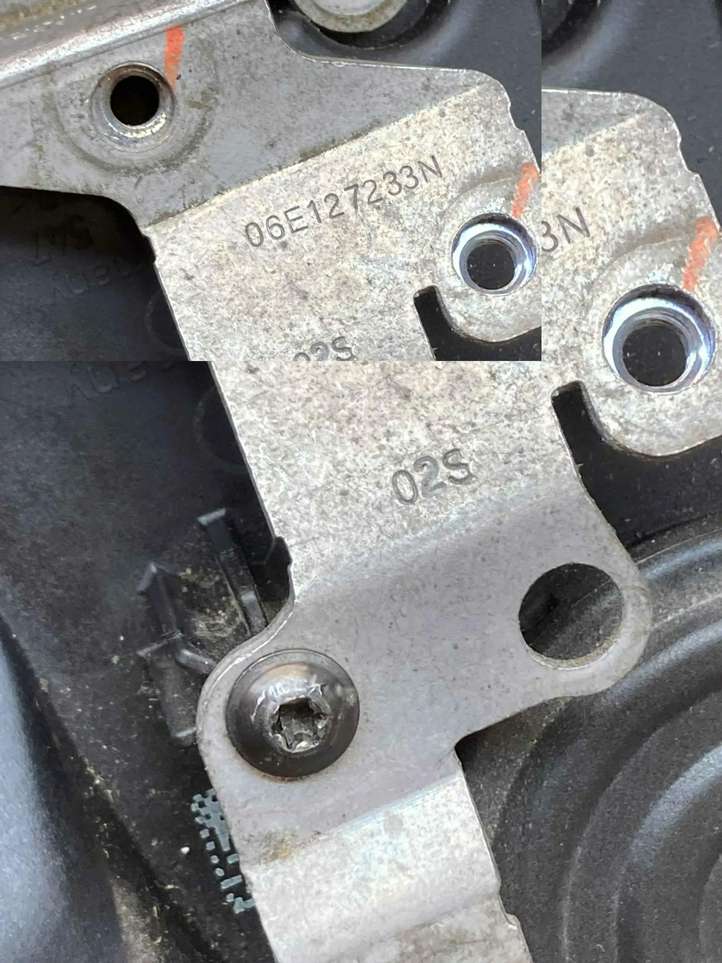 Audi A4 (2007 - 2011)  06E103547 Сапун