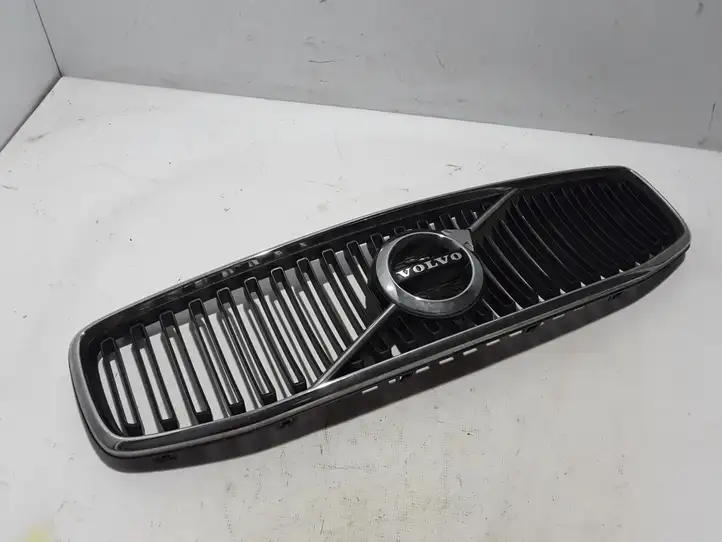 Volvo S90, V90 (2016 - 2020) 31383516 Передняя решетка — фото 1