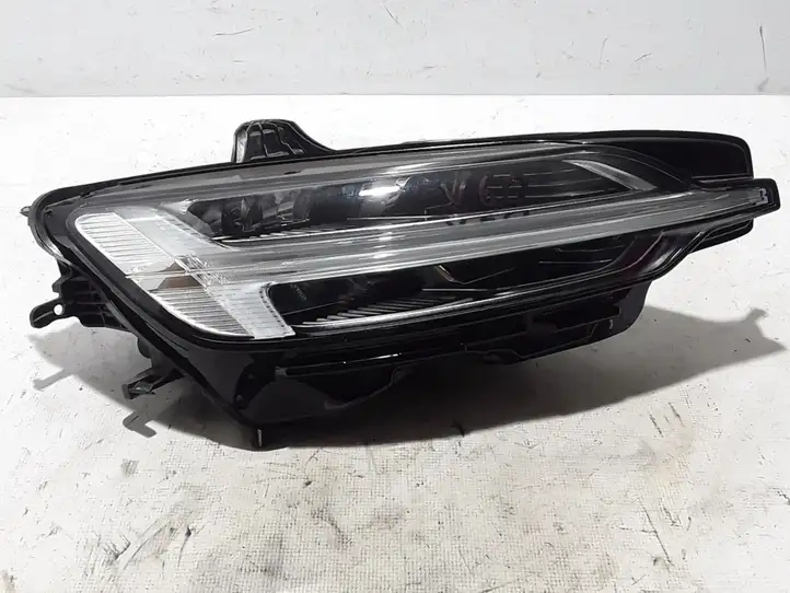 Volvo V60 (2013 - 2018) 32228810 Передняя фара — фото 1