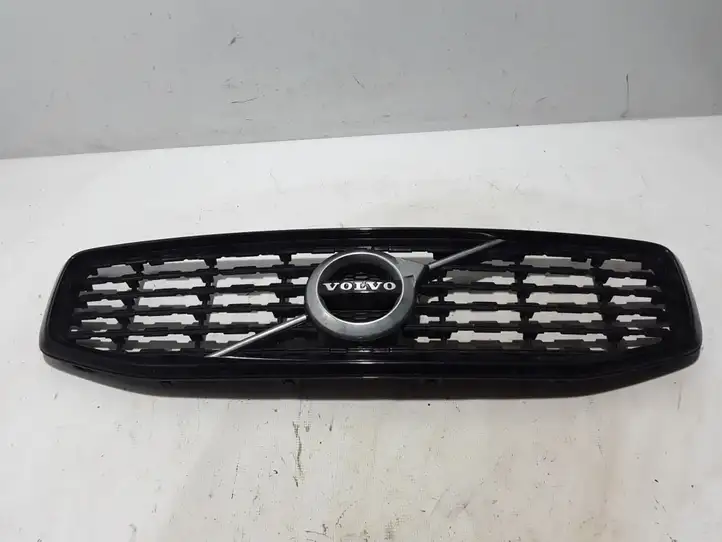 Volvo V60 (2018 - ) 32132220 Передняя решетка — фото 1