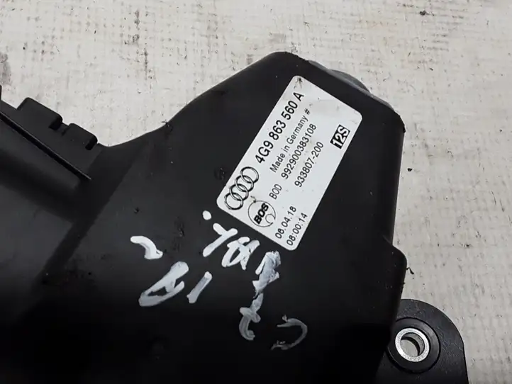 Audi A6 C7 (2014 - 2018) 4G9863560A Механизм шторки багажника — фото 2