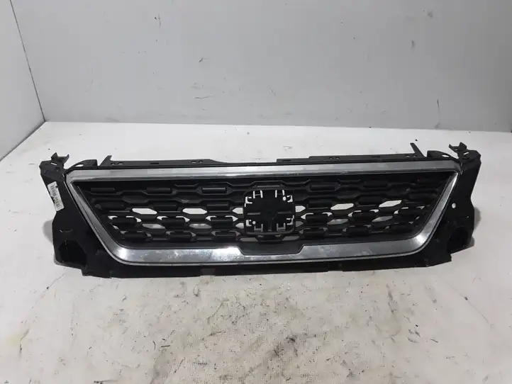 Seat Ibiza IV (6J,6P) (2008 - 2017) 6F0853654D Передняя решетка — фото 1