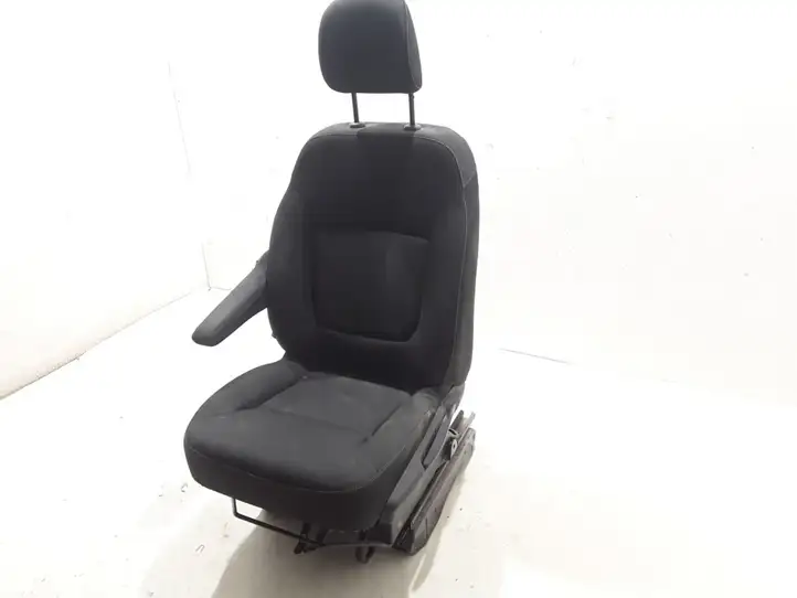Renault Trafic III (X82) (2014 - ) Переднее сиденье водителя — фото 1