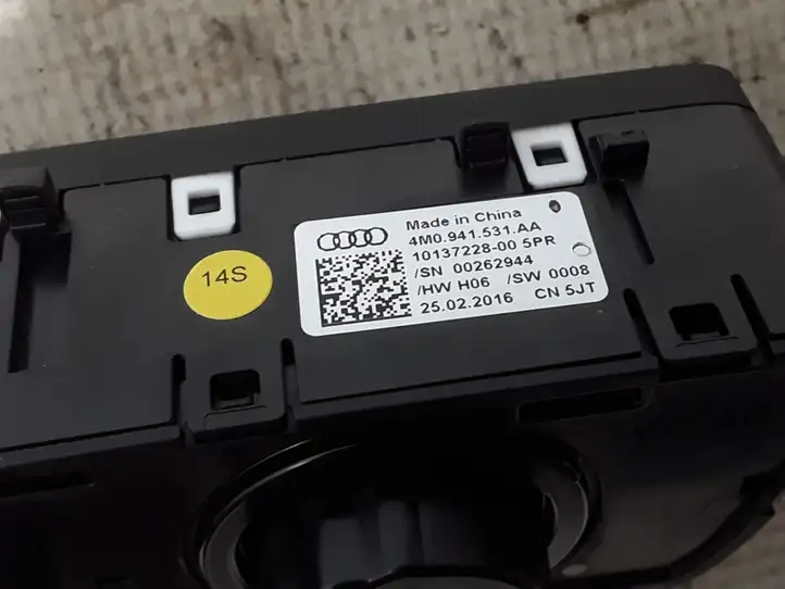 Audi A4 S4 B9 (2015 - 2019) 4M0941531AA Включатель фонарей — фото 3