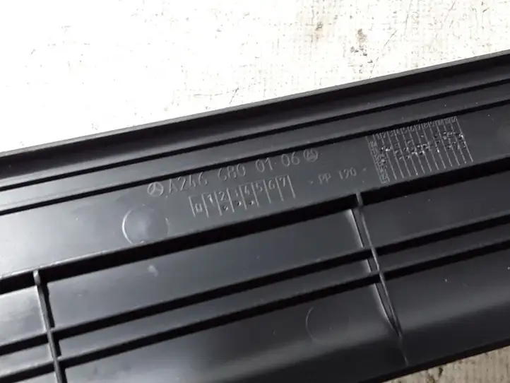 Mercedes-Benz CLA C117,X117,W117 (2013 - 2019) A2466800106 Внутренняя отделка переднего порога — фото 2