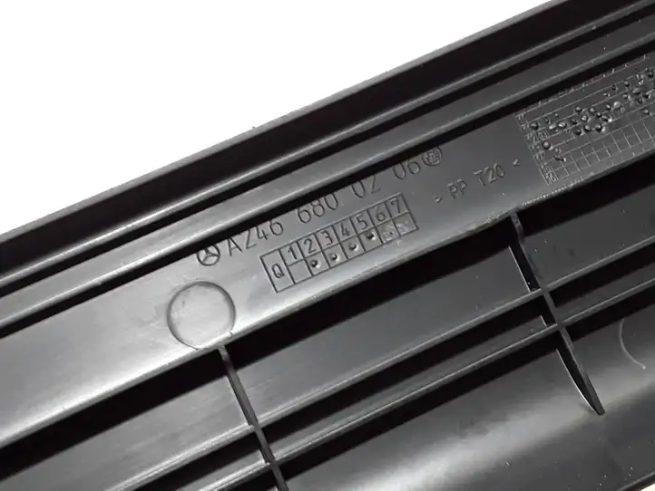 Mercedes-Benz CLA C117,X117,W117 (2013 - 2019) A2466800206 Внутренняя отделка переднего порога — фото 2