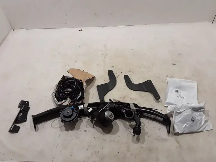 Renault Kadjar (2018 - ) 8201428468 Комплект буксировочного крюка — фото 1
