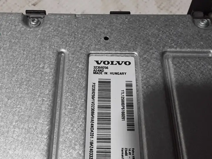 Volvo XC40 (2017 - ) 32359256 Усилитель звука — фото 2