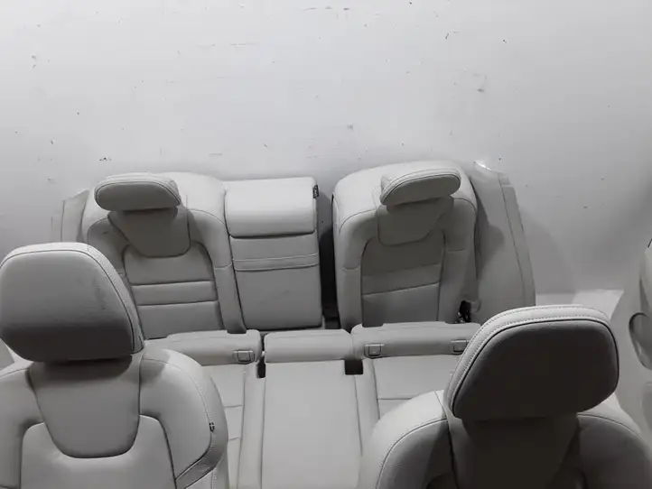 Volvo S60 (2018 - ) Комплект салона — фото 6