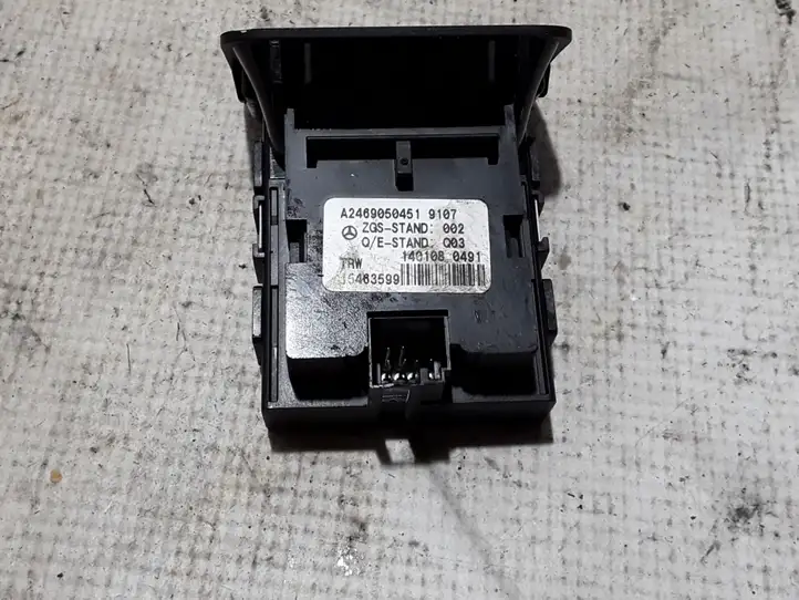 Mercedes-Benz CLA C117,X117,W117 (2013 - 2019) A2469050451 Механизм ручного тормоза (в салоне) — фото 2