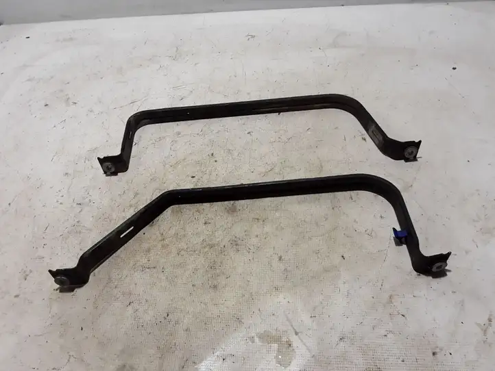 Mercedes-Benz CLA C117,X117,W117 (2013 - 2019) A2464700440 Кронштейн топливного бака — фото 2