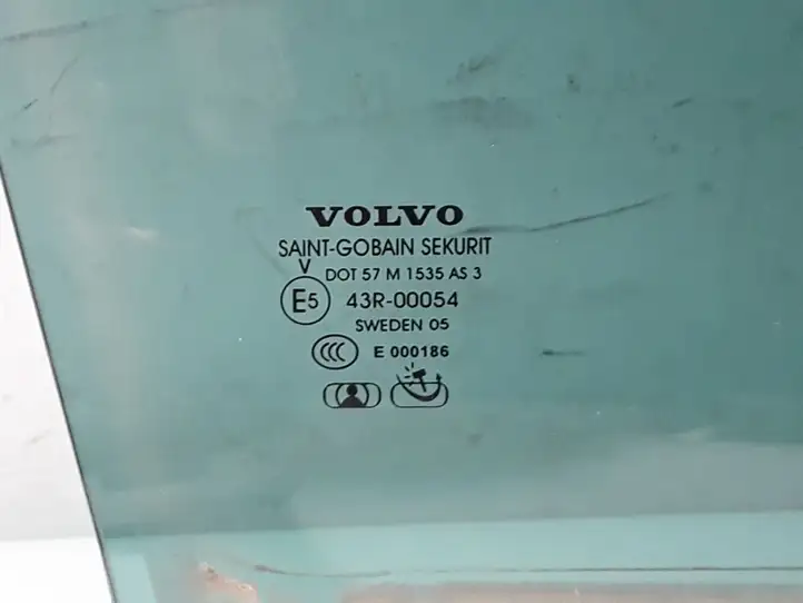 Volvo V70 (2004 - 2007) 30674336 Стекло задней двери — фото 2