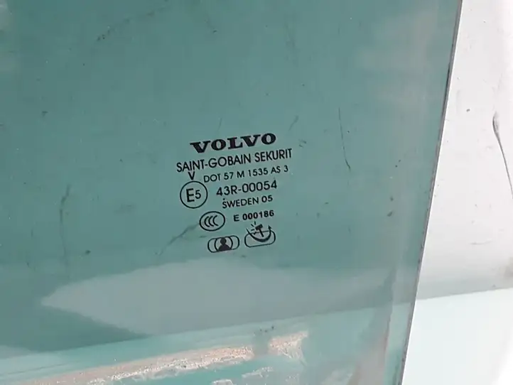Volvo V70 (2004 - 2007) 30674334 Стекло задней двери — фото 4