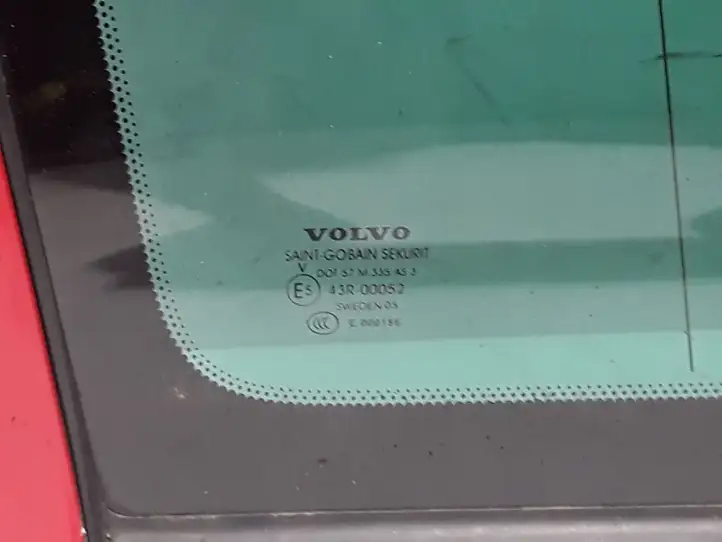 Volvo V70 (2004 - 2007) 30674476 Заднее боковое стекло — фото 3