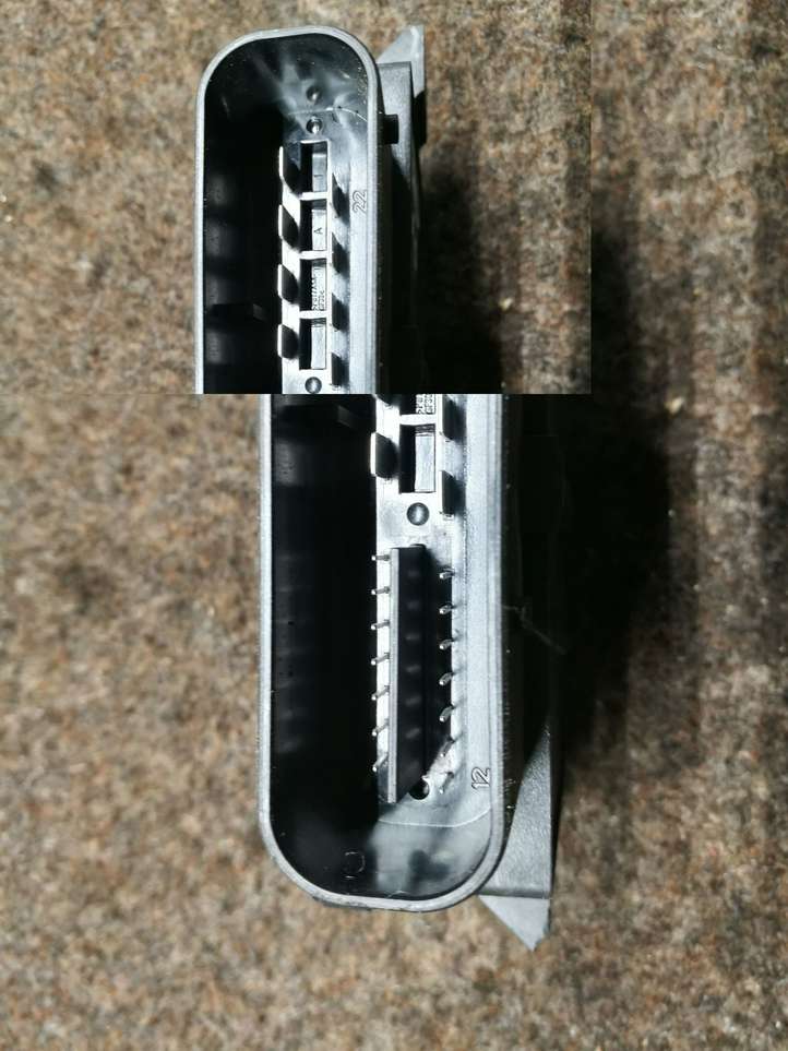 BMW 5 F10 F11 (2009 - 2016)  6858017 Блок управления заднего тормоза (EMF)