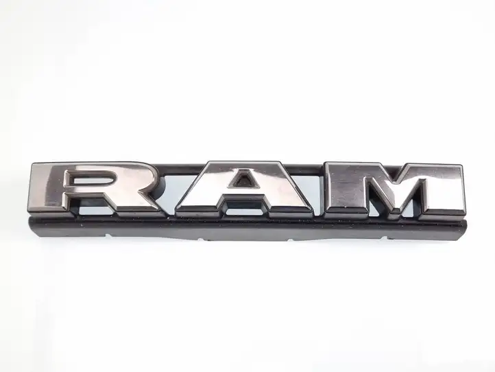 Dodge Ram (2018 - ) 68293118AC Эмблема модели на переднюю дверь — фото 1