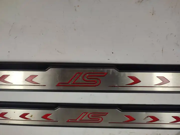 Ford Fiesta (2013 - 2017) CM51A132K14D Накладка порога — фото 3