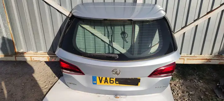Opel Astra K (2015 - 2020) Крышка багажника — фото 1