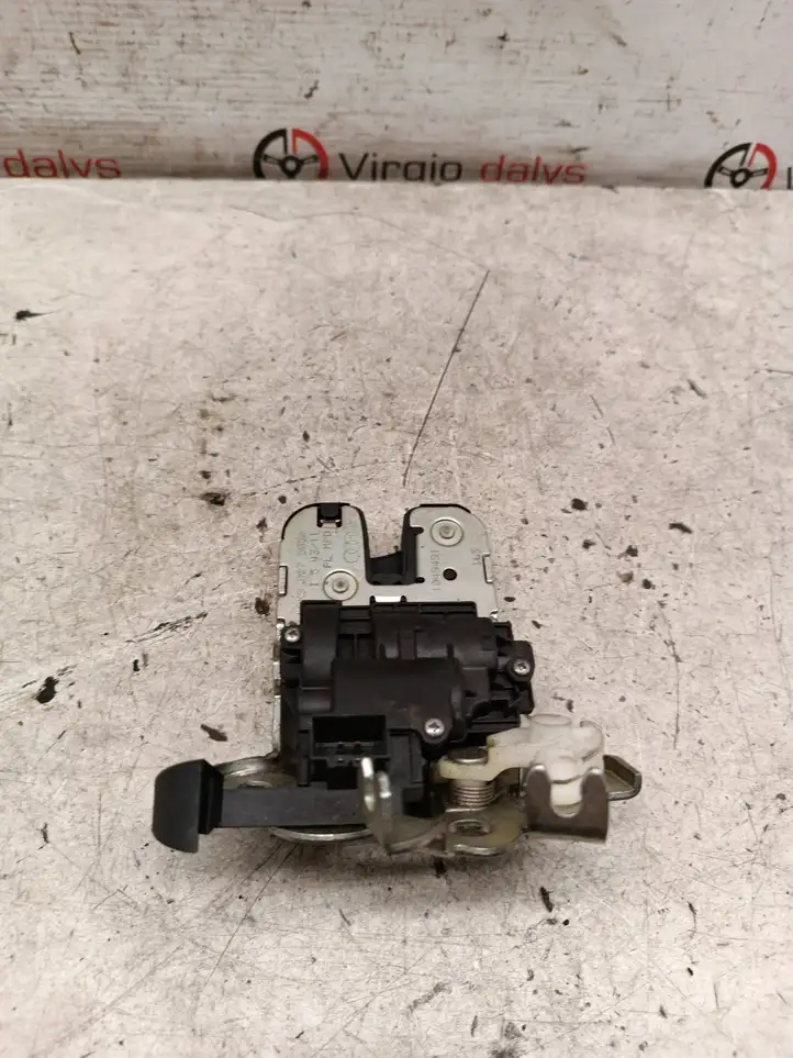 Audi A3/S3 8P (2004 - 2008) 8K9827505A Замок крышки багажника — фото 1