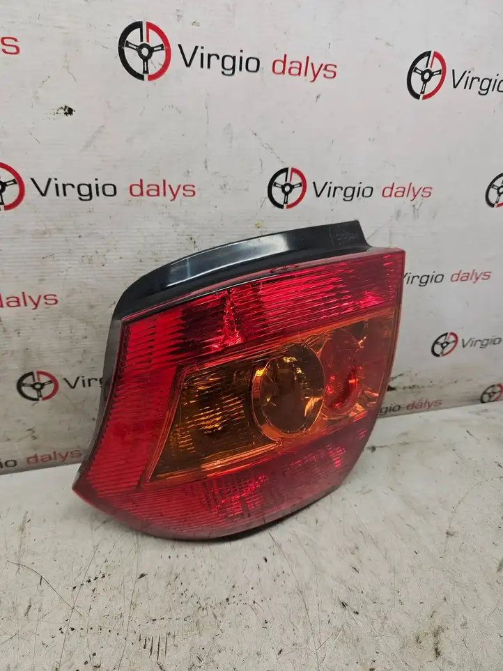 Toyota Corolla E120 E130 (2000 - 2004) 0821219K4LB Задний фонарь в кузове — фото 1