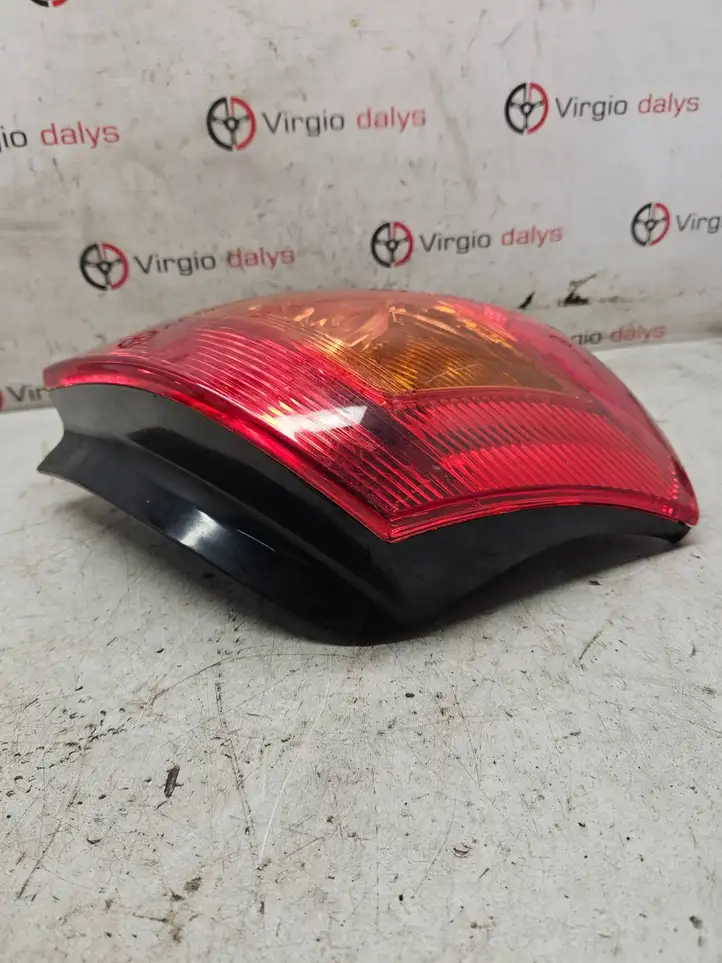 Toyota Corolla E120 E130 (2000 - 2004) 0821219K4LB Задний фонарь в кузове — фото 3