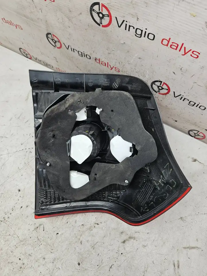 Toyota Corolla E120 E130 (2000 - 2004) 0821219K4LB Задний фонарь в кузове — фото 5