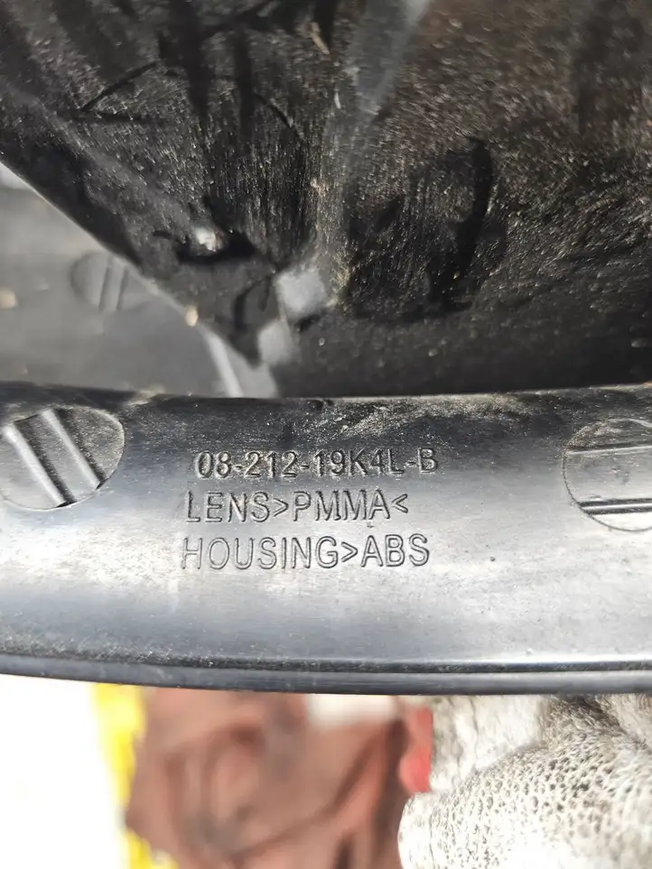 Toyota Corolla E120 E130 (2000 - 2004) 0821219K4LB Задний фонарь в кузове — фото 6