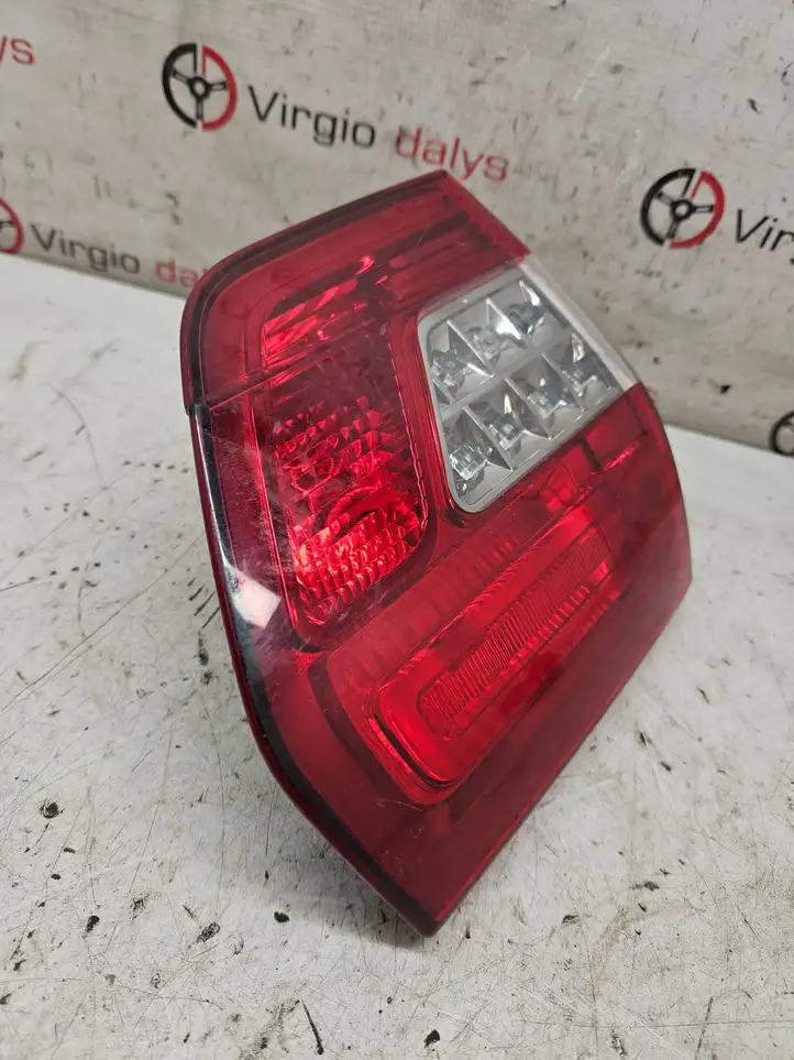 Citroen C5 (2008 - 2017) 9675067980 Задний фонарь в крышке багажника — фото 2