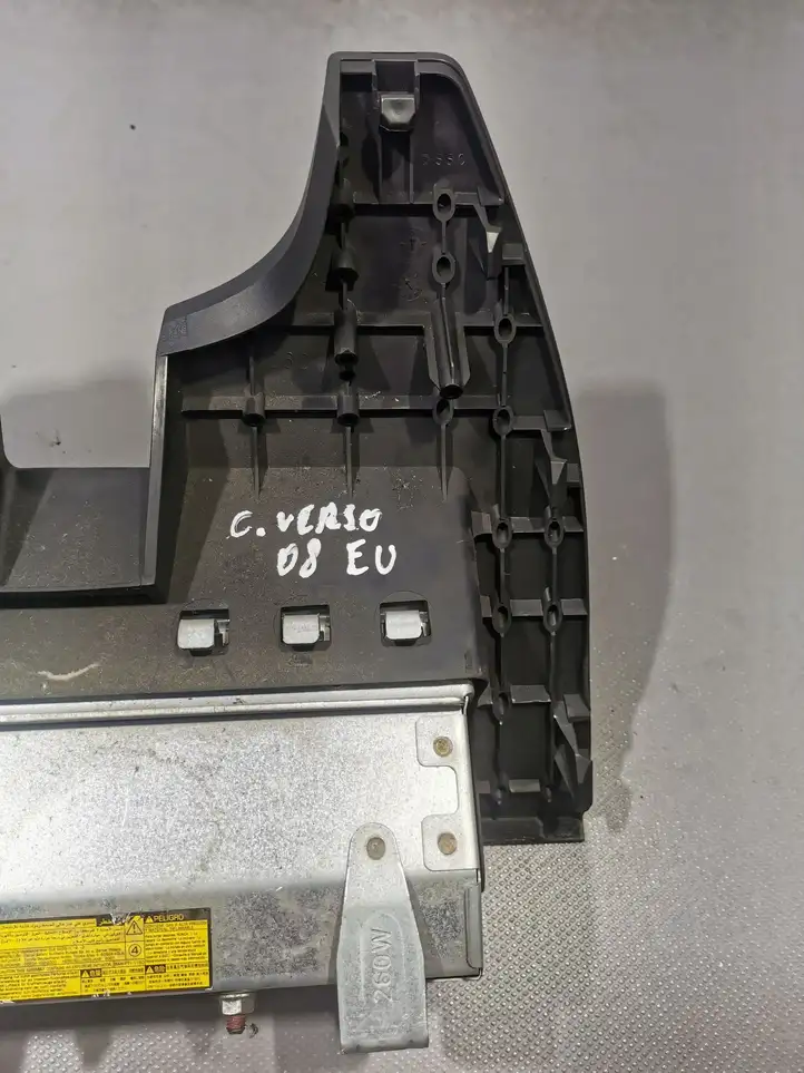 Toyota Corolla Verso AR10 (2004 - 2009) Коленная подушка безопасности — фото 5