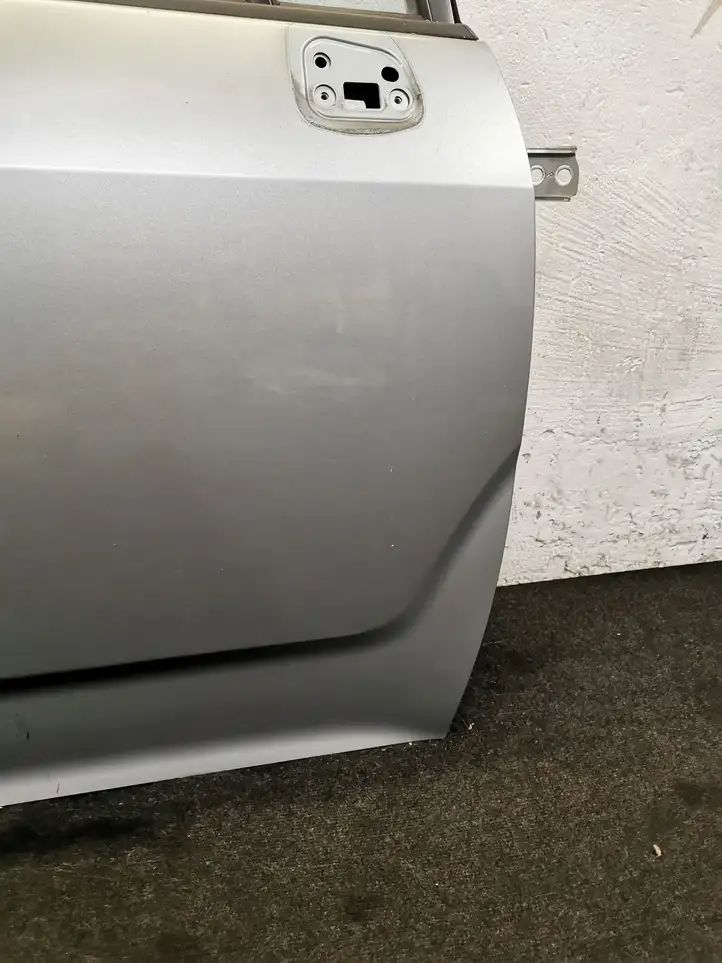 Toyota Corolla Verso AR10 (2004 - 2009) Дверь — фото 3