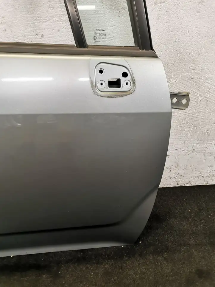 Toyota Corolla Verso AR10 (2004 - 2009) Дверь — фото 13
