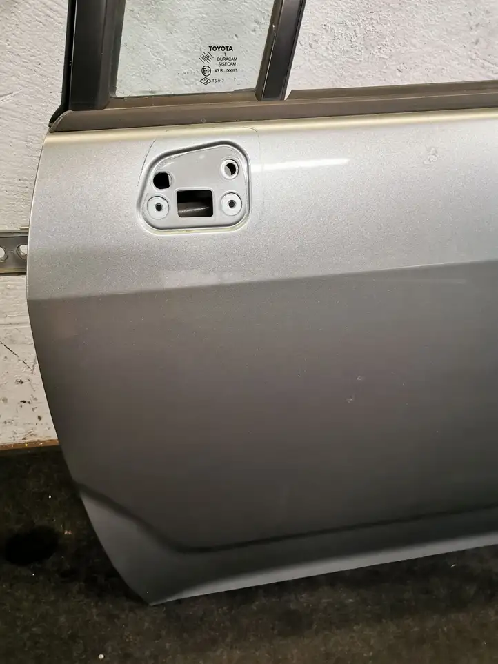 Toyota Corolla Verso AR10 (2004 - 2009) Дверь — фото 2