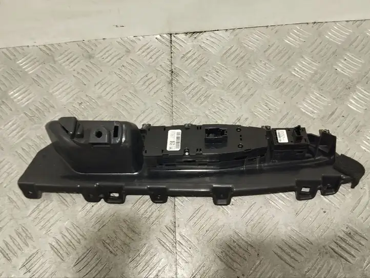 BMW X5 F15 (2013 - 2017) 7317699 Блок кнопок стеклоподъемников — фото 6