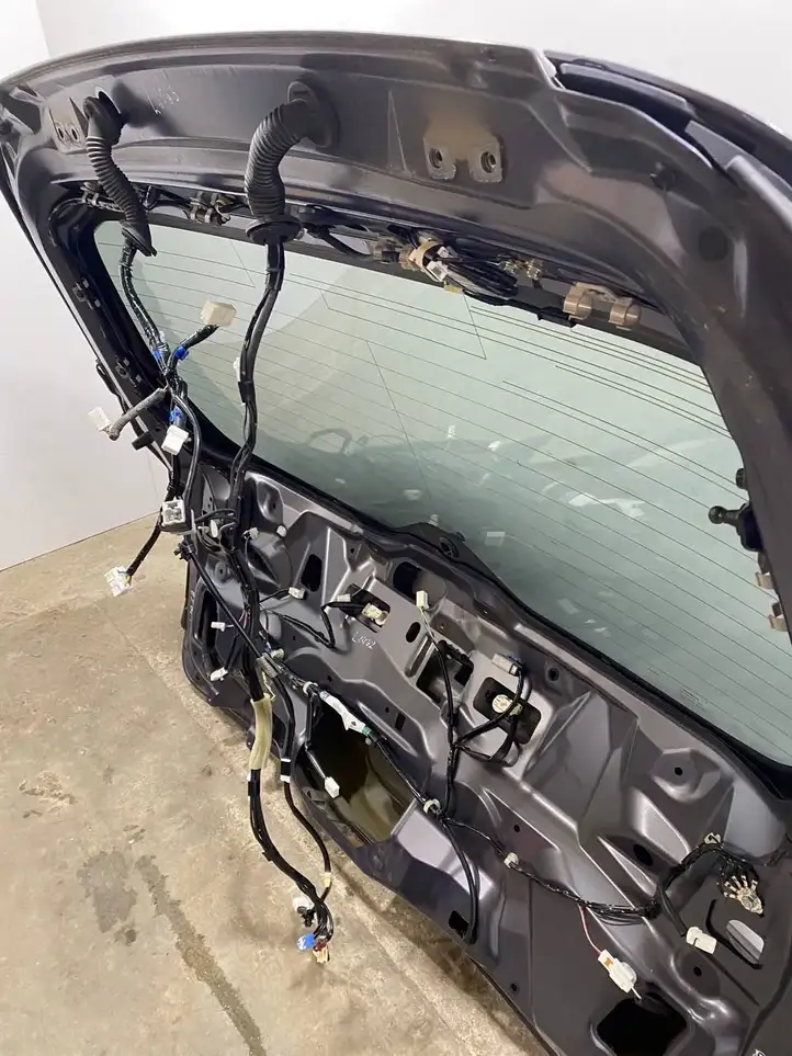 Subaru Outback (BS) (2014 - 2019) Крышка багажника — фото 8