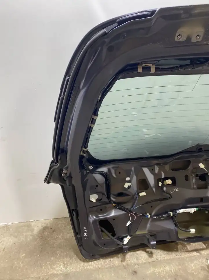 Subaru Outback (BS) (2014 - 2019) Крышка багажника — фото 9